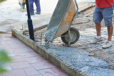 Betonfundament für die Terrasse anlegen – Schritt-für-Schritt-Anleitung