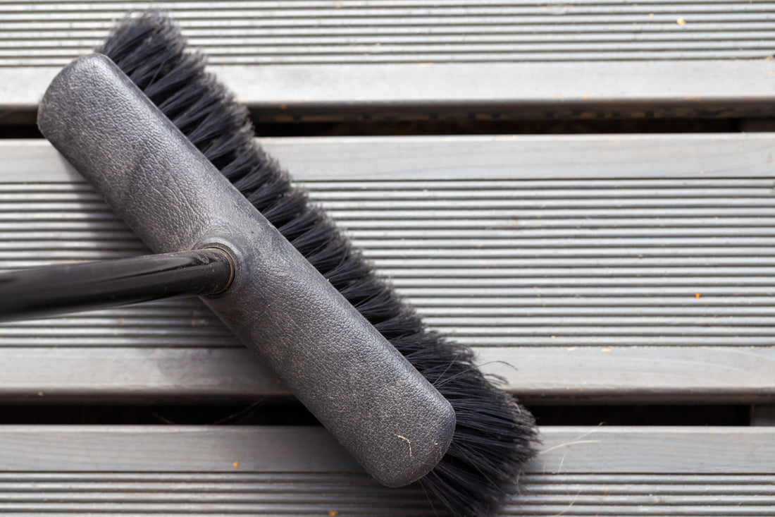 Anleitung zum WPC Dielen reinigen und pflegen