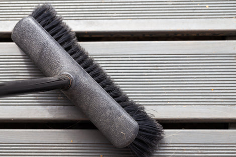 Anleitung zum WPC Dielen reinigen und pflegen