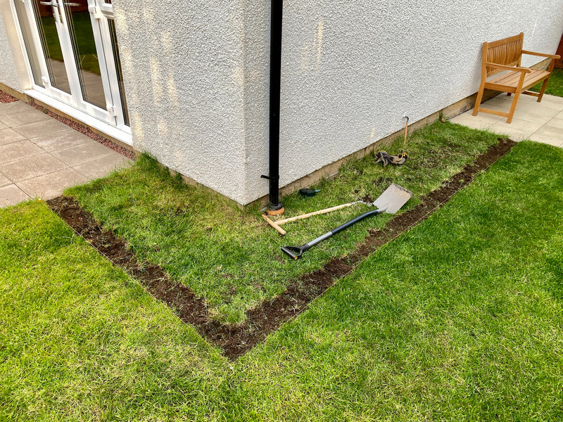 Terrasse auf Rasen bauen und Untergrund für Terrasse aufbereiten