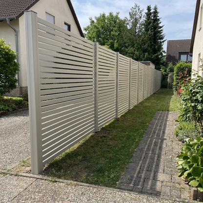 Aluminium Sichtschutzzaun MARIO Schmal Seidengrau