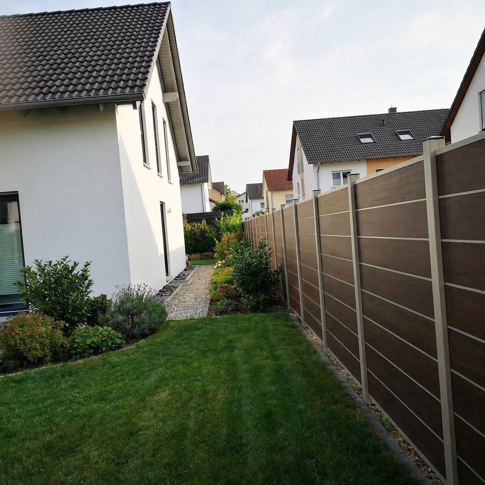 WPC Sichtschutzzaun ENZO Natur - Design Seidengrau